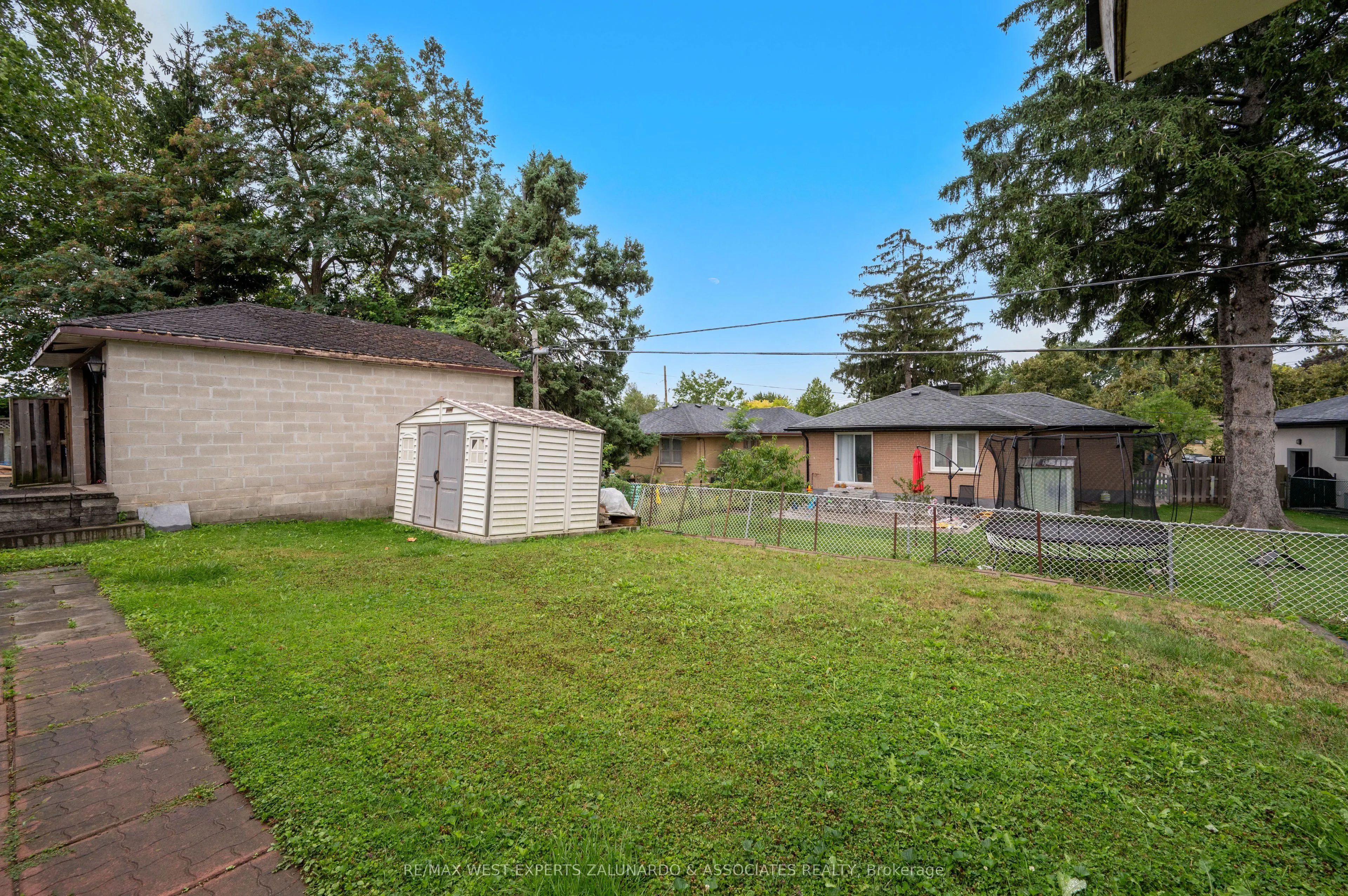10 Dashwood Crescent