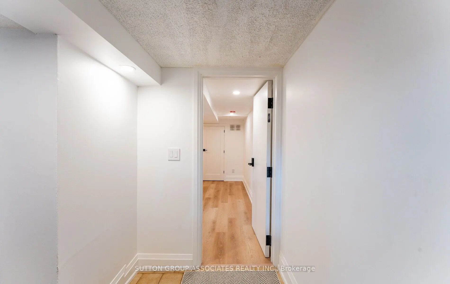 118 Nairn Avenue, #Lower