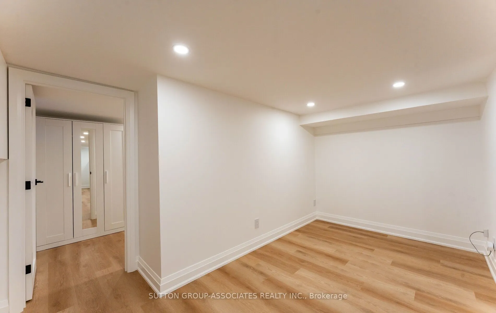118 Nairn Avenue, #Lower