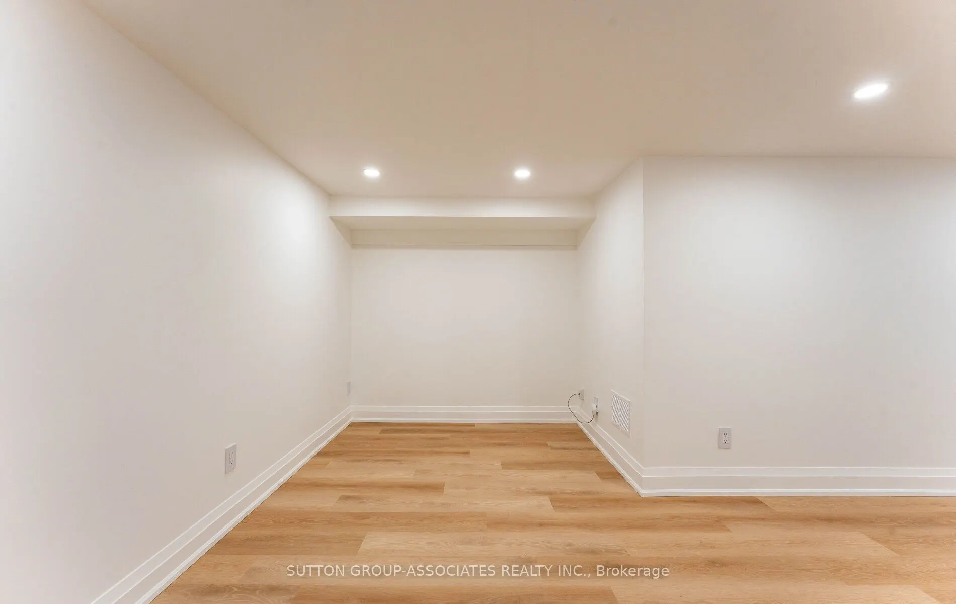 118 Nairn Avenue, #Lower