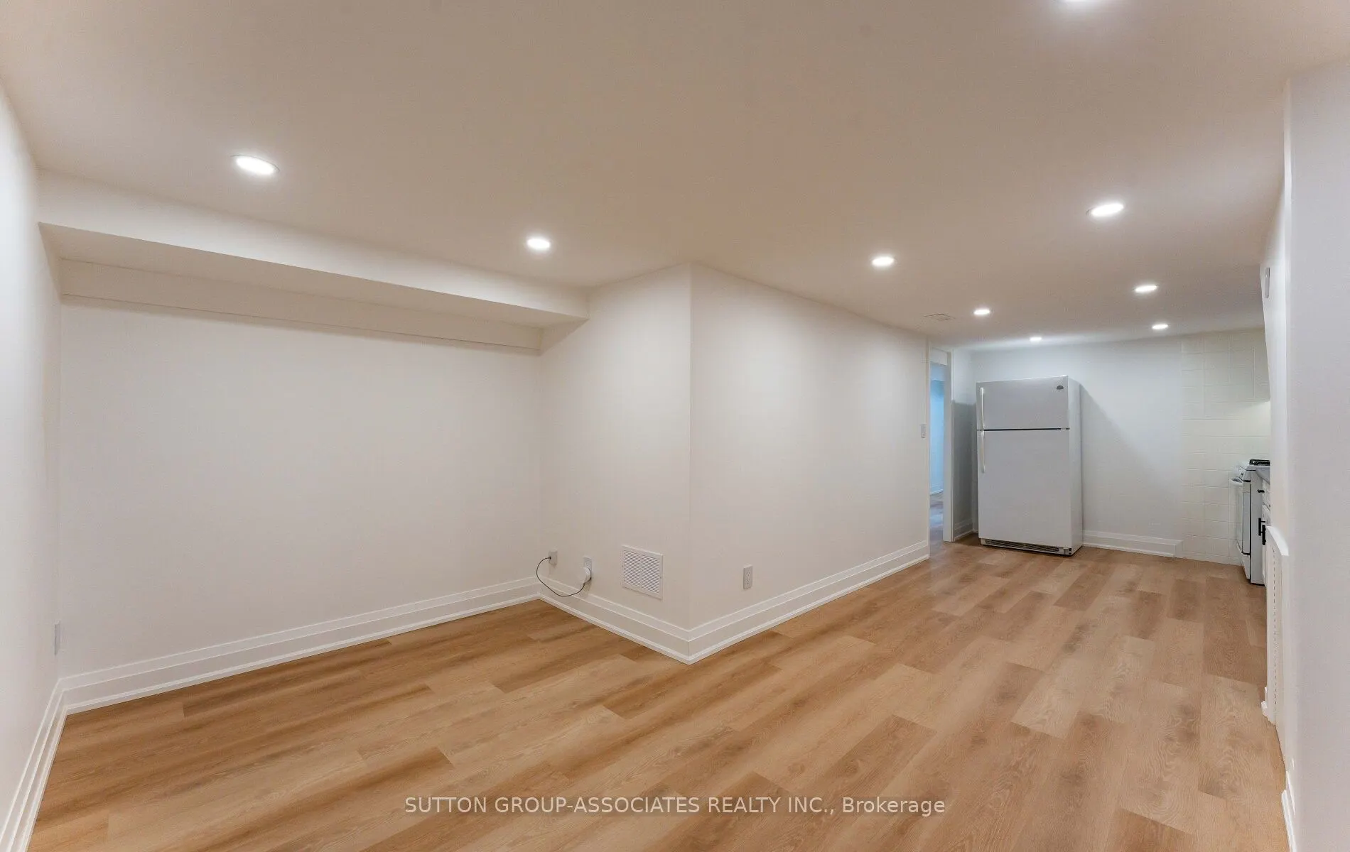 118 Nairn Avenue, #Lower