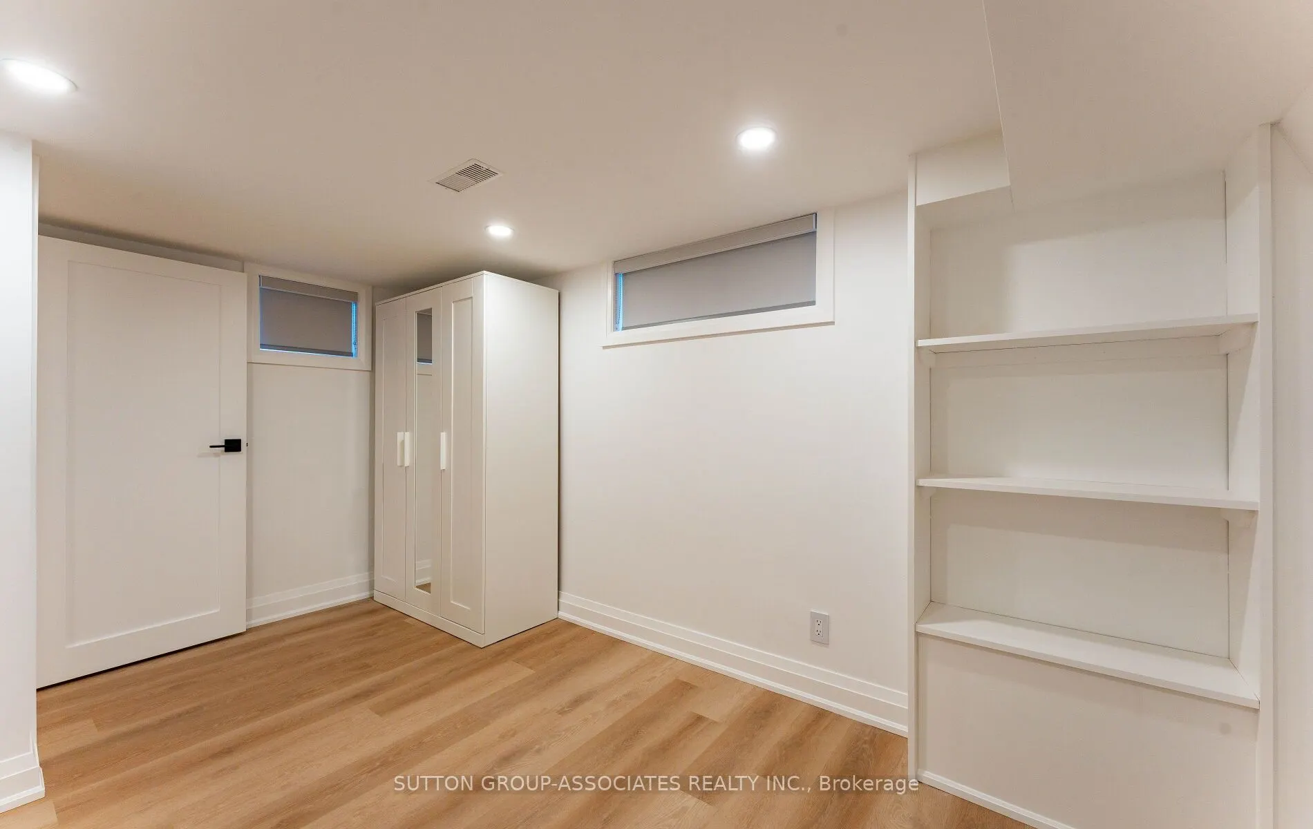 118 Nairn Avenue, #Lower