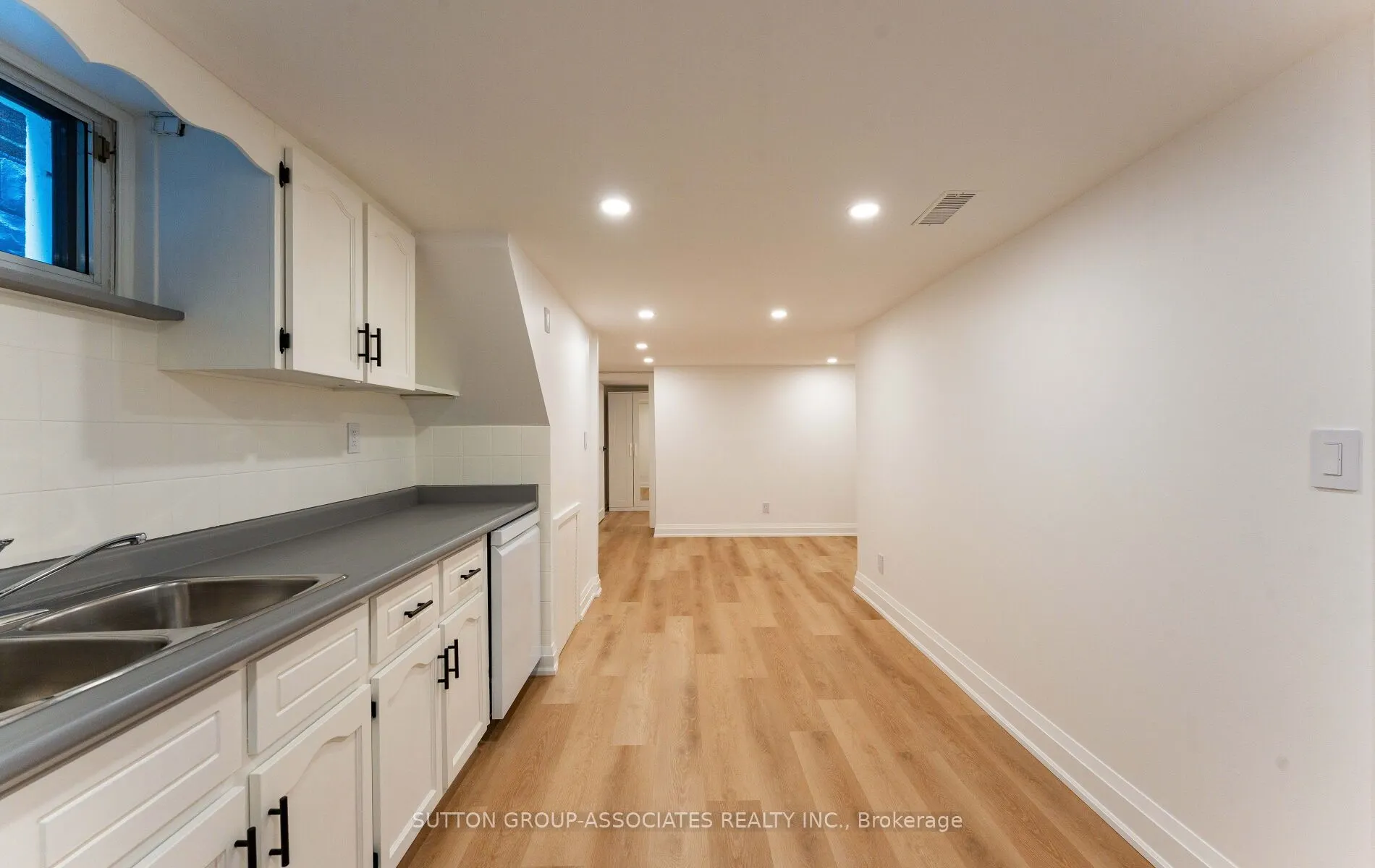 118 Nairn Avenue, #Lower
