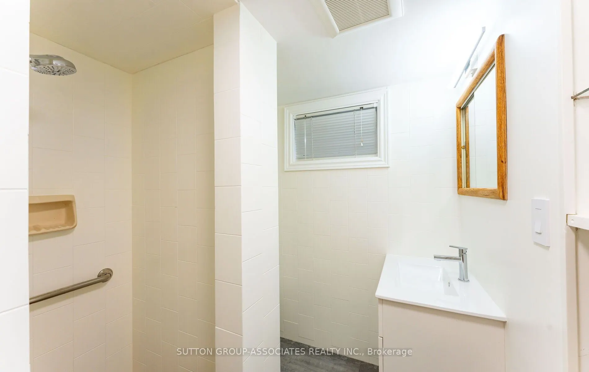 118 Nairn Avenue, #Lower