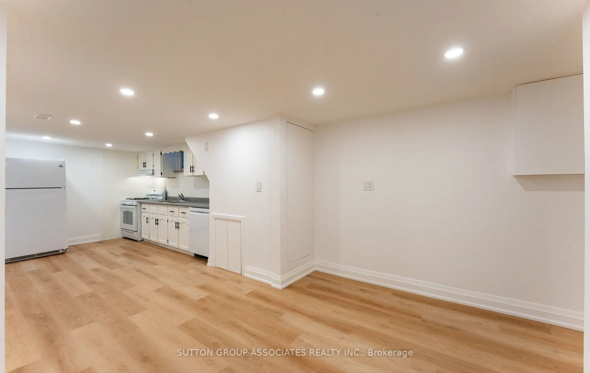 118 Nairn Avenue, #Lower