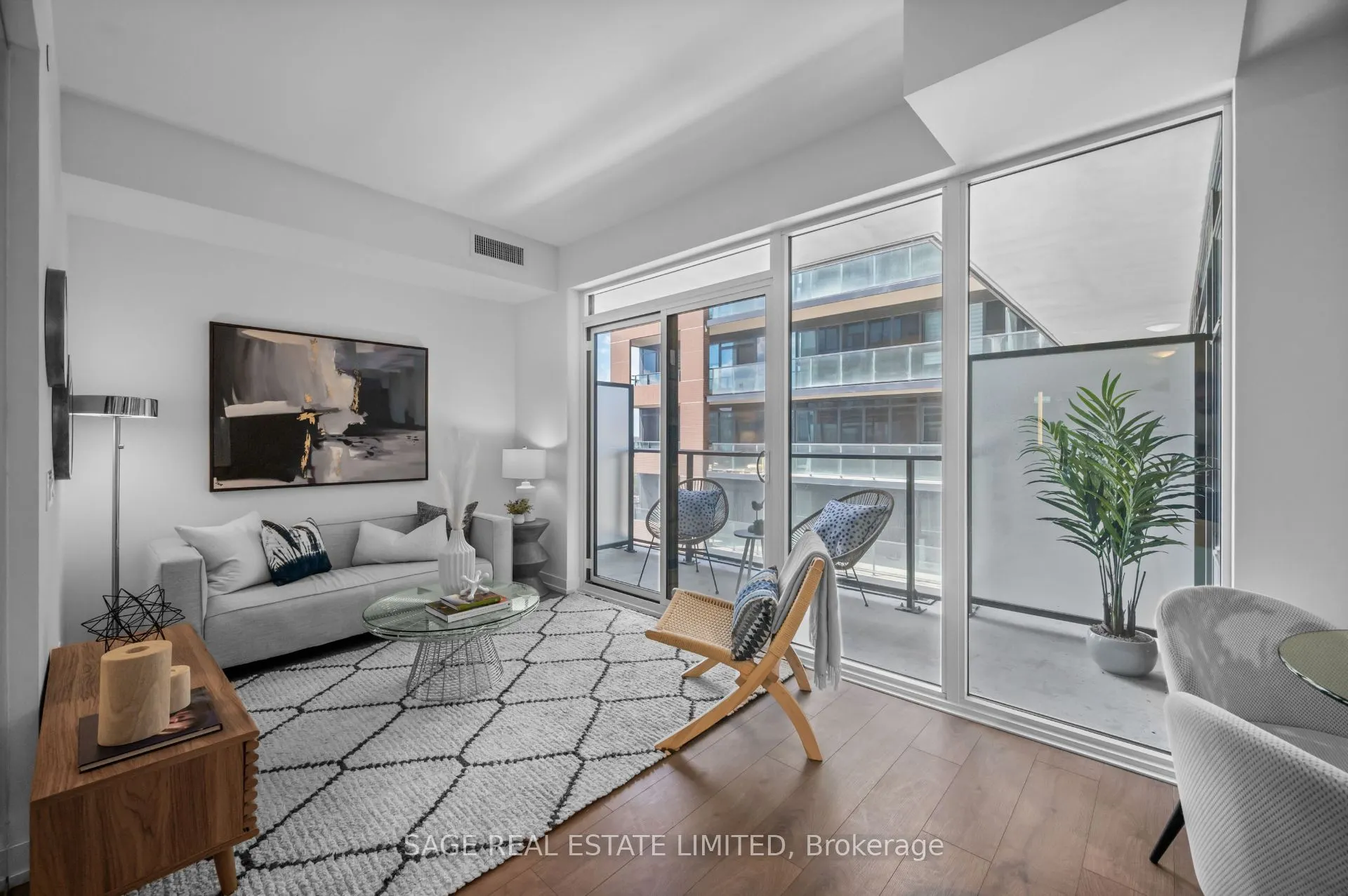 270 Dufferin Street, #711