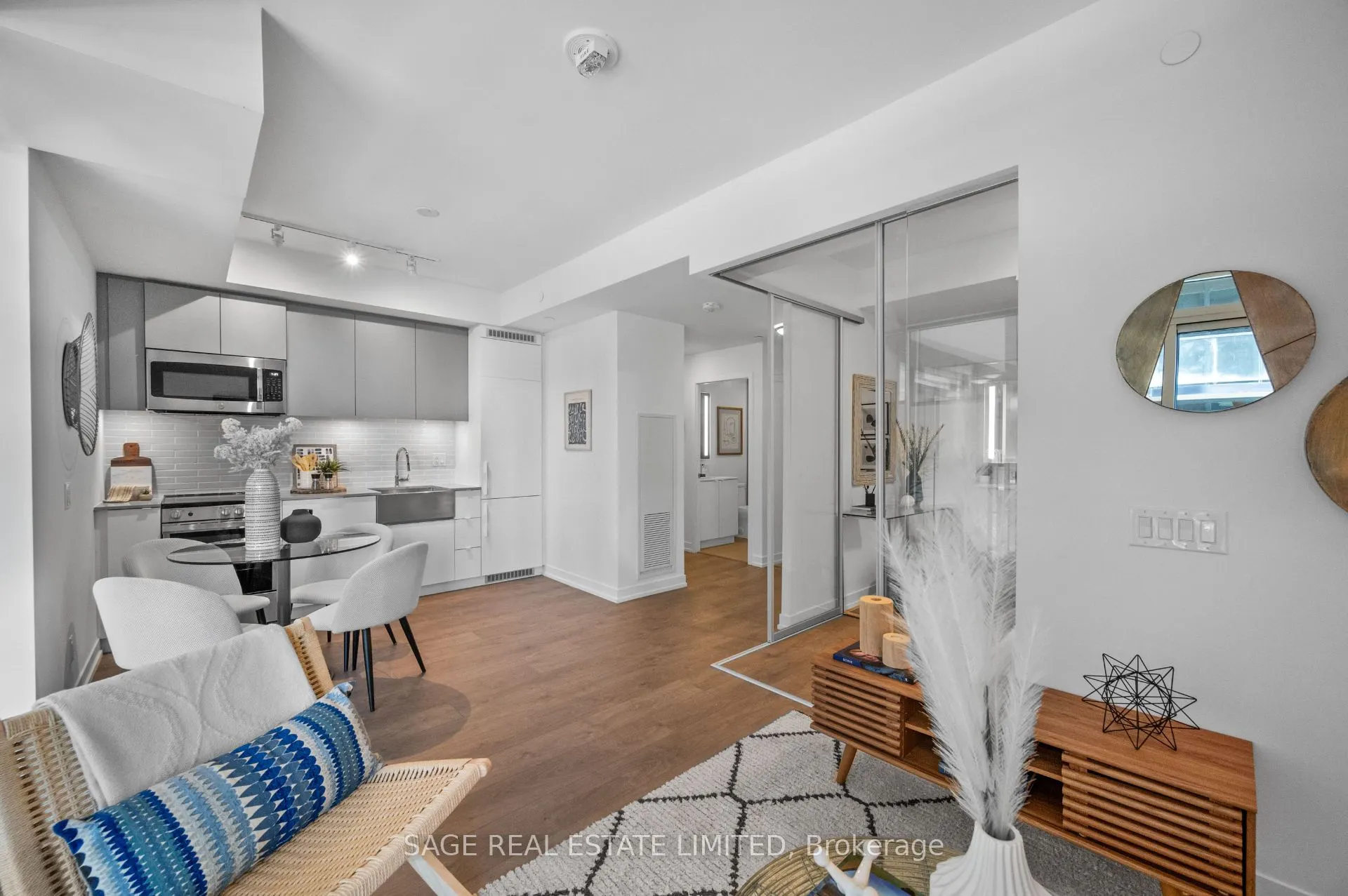 270 Dufferin Street, #711