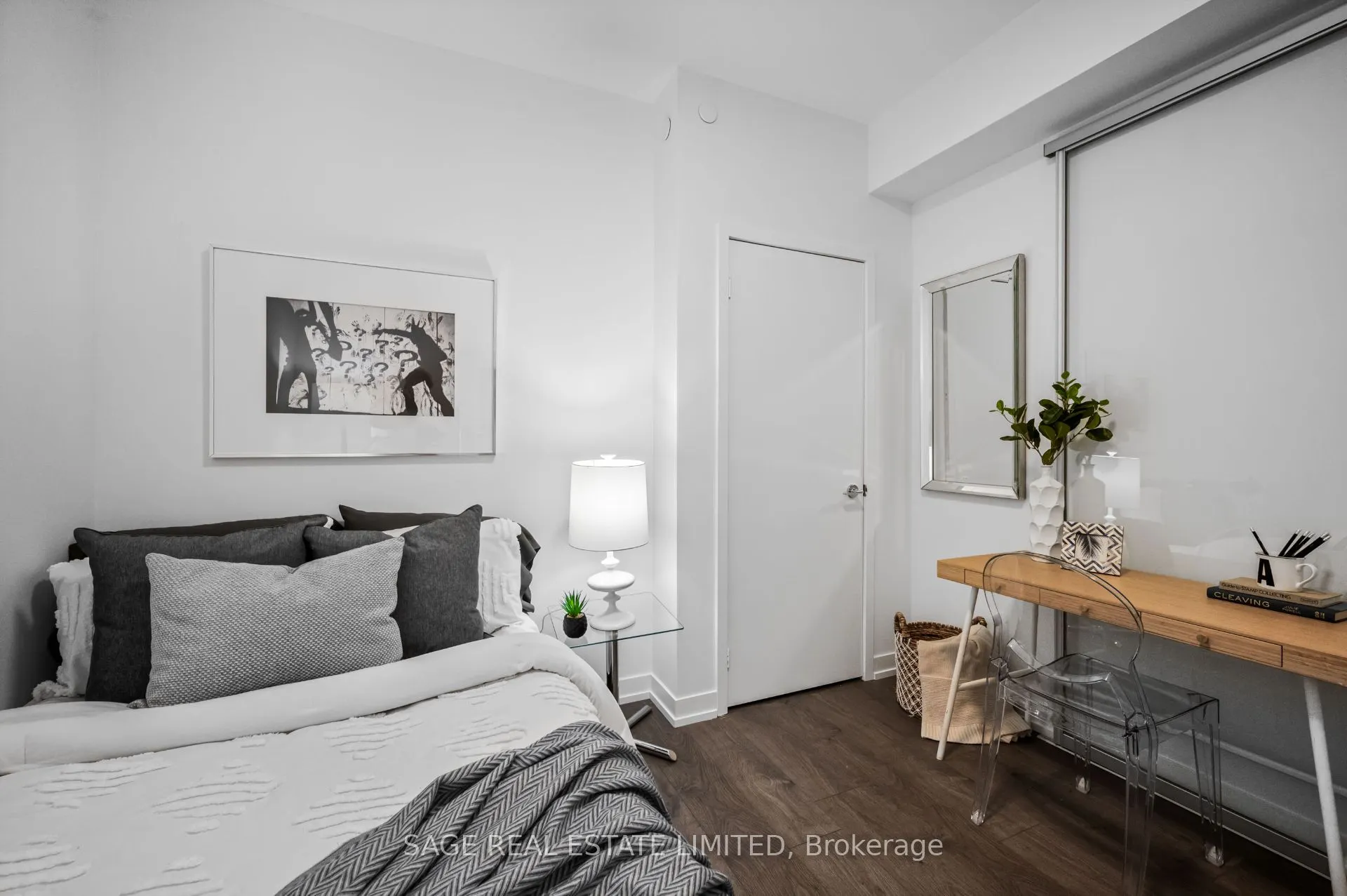 270 Dufferin Street, #711