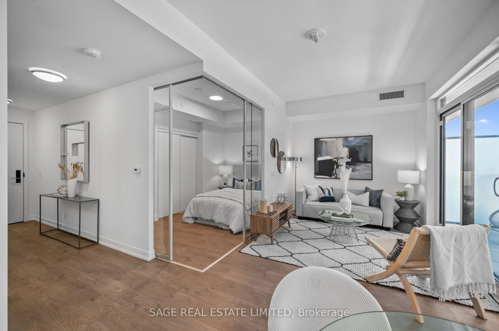 270 Dufferin Street, #711