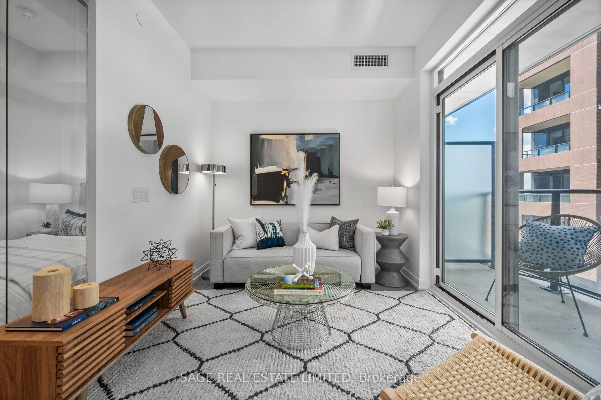270 Dufferin Street, #711