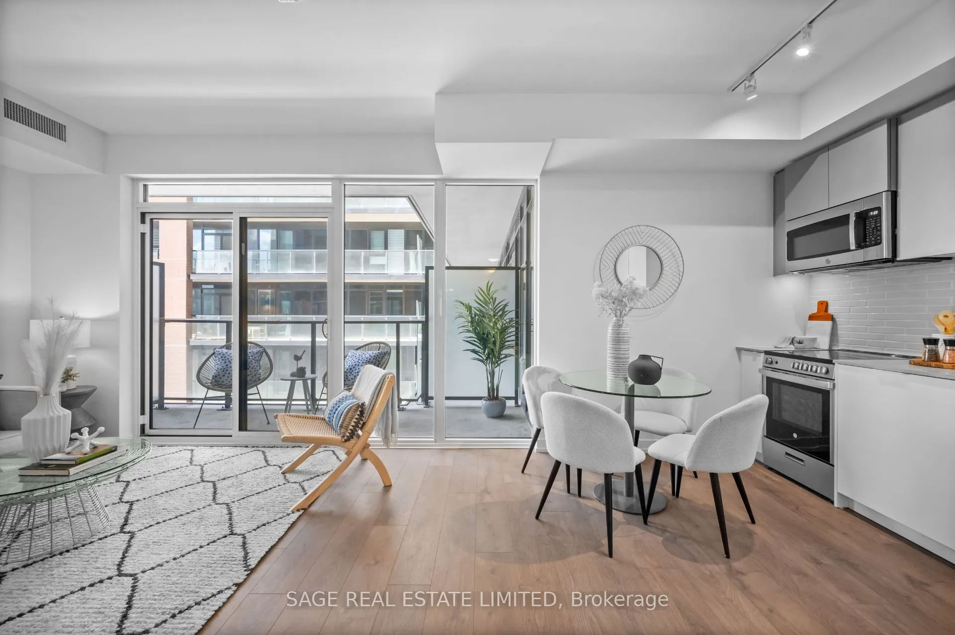 270 Dufferin Street, #711