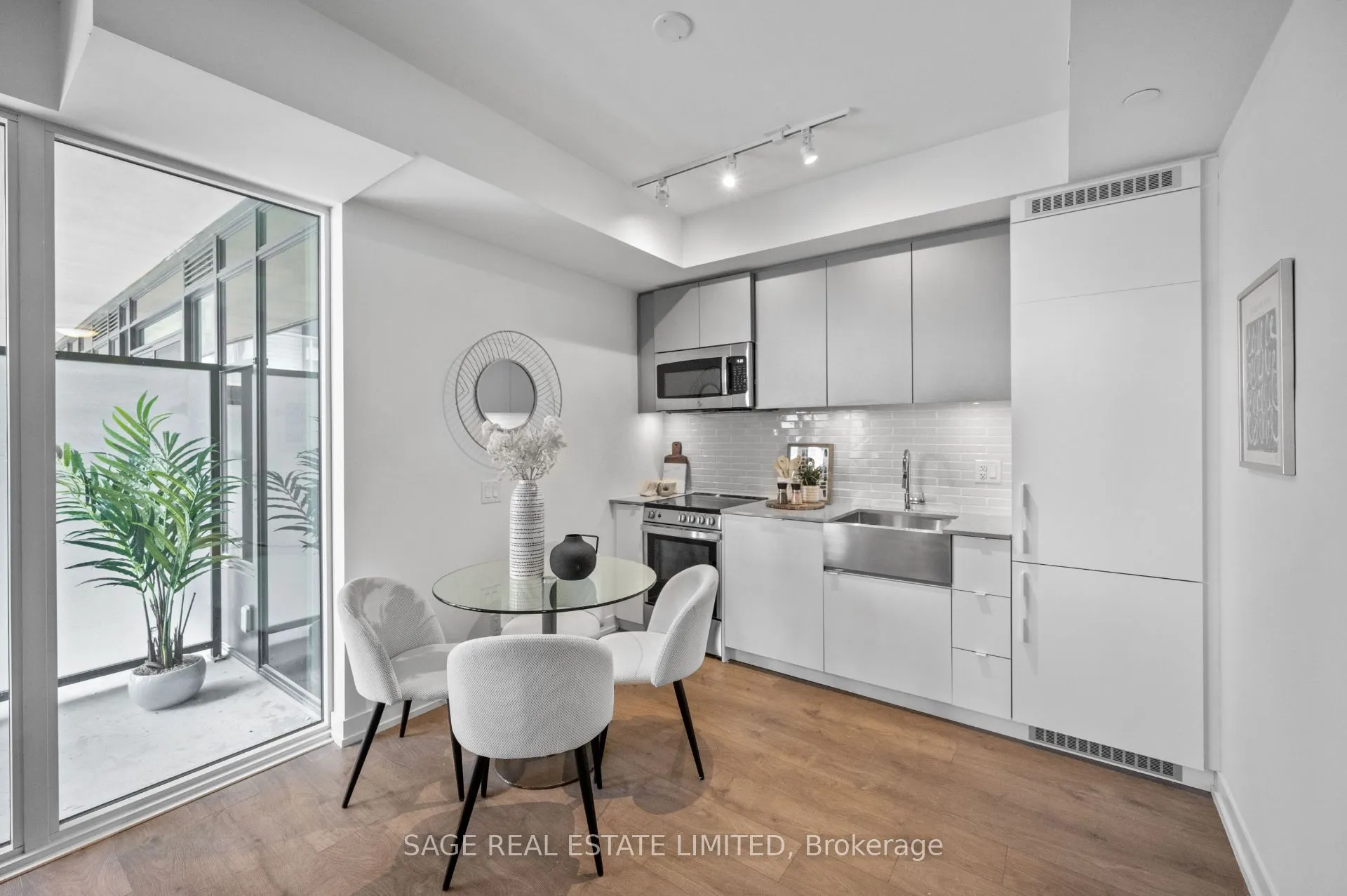 270 Dufferin Street, #711
