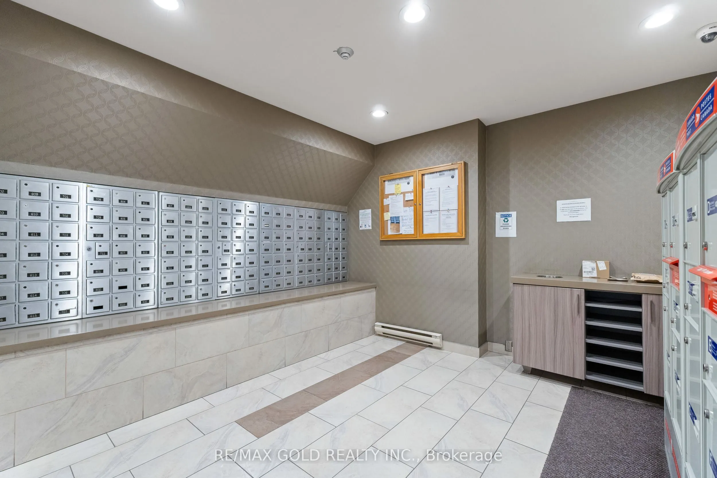 61 Markbrook Lane, #413