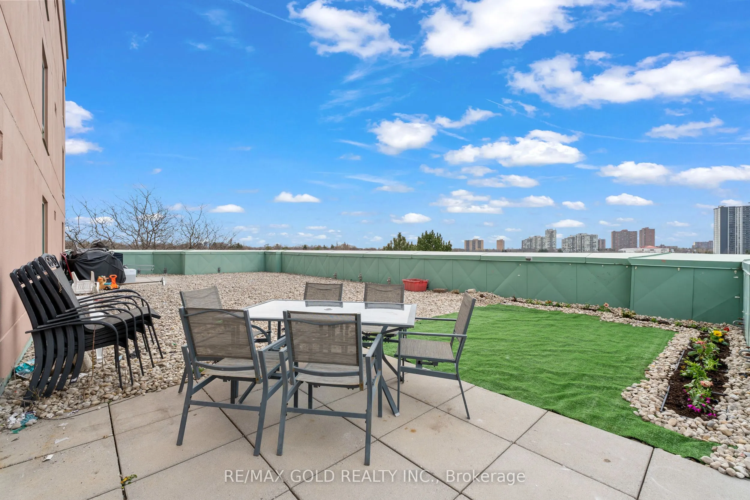 61 Markbrook Lane, #413