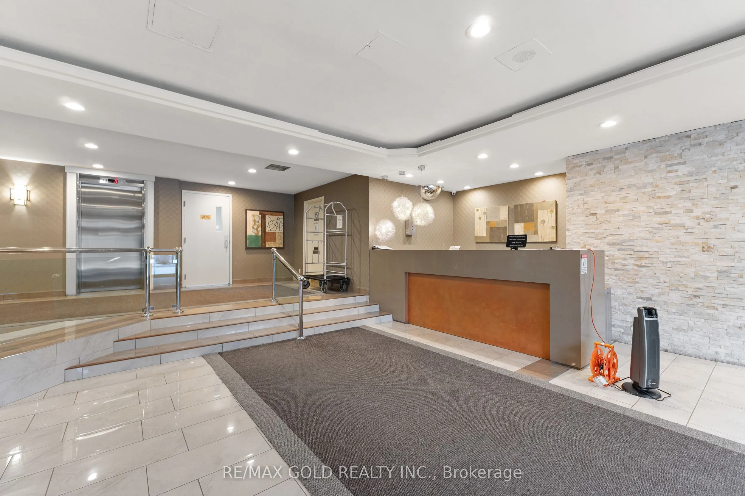 61 Markbrook Lane, #413