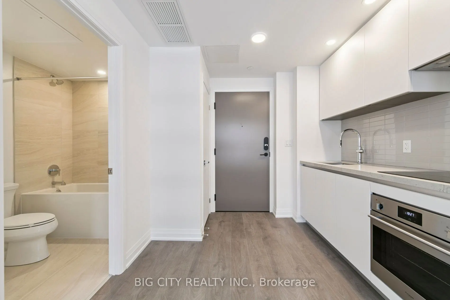 4015 The Exchange, #2109