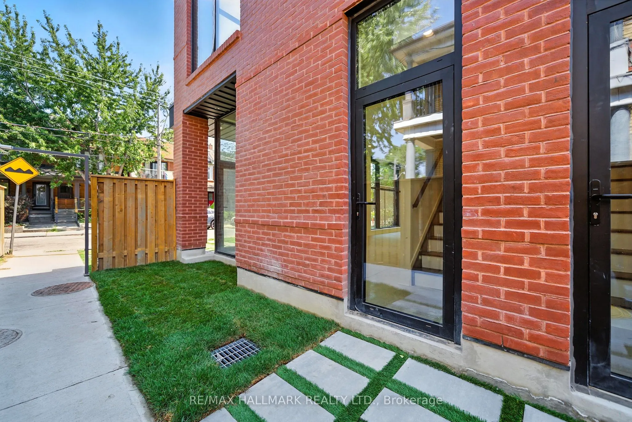 170 Perth Avenue, #2