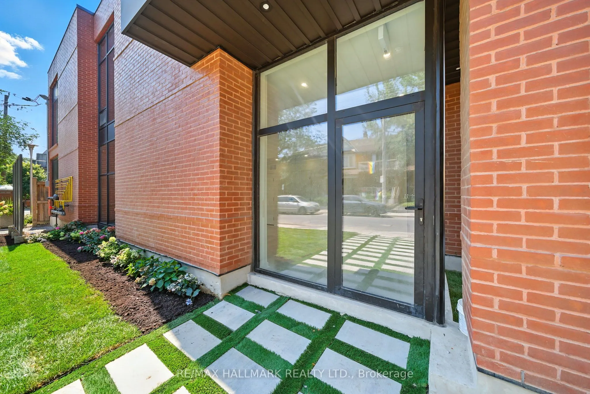 170 Perth Avenue, #2