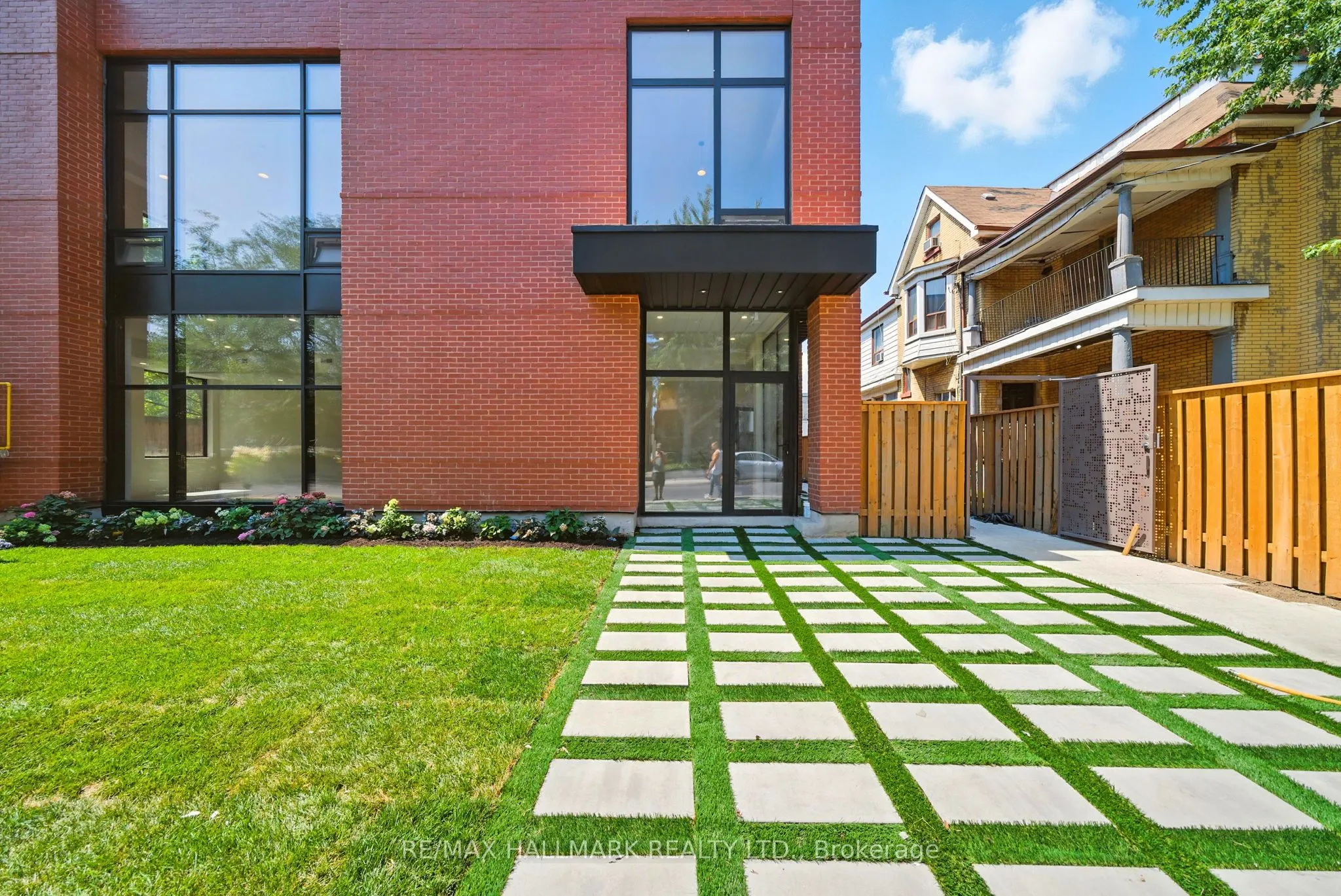 170 Perth Avenue, #2