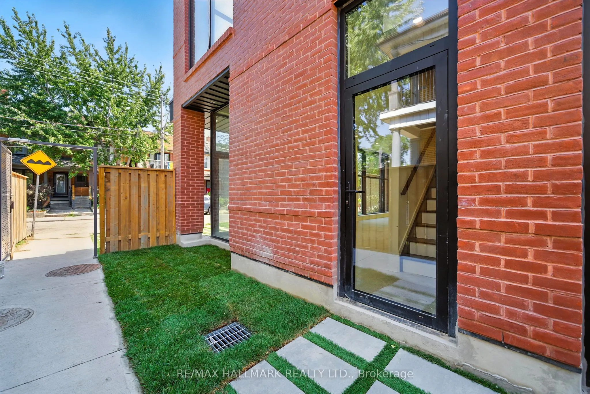170 Perth Avenue, #2