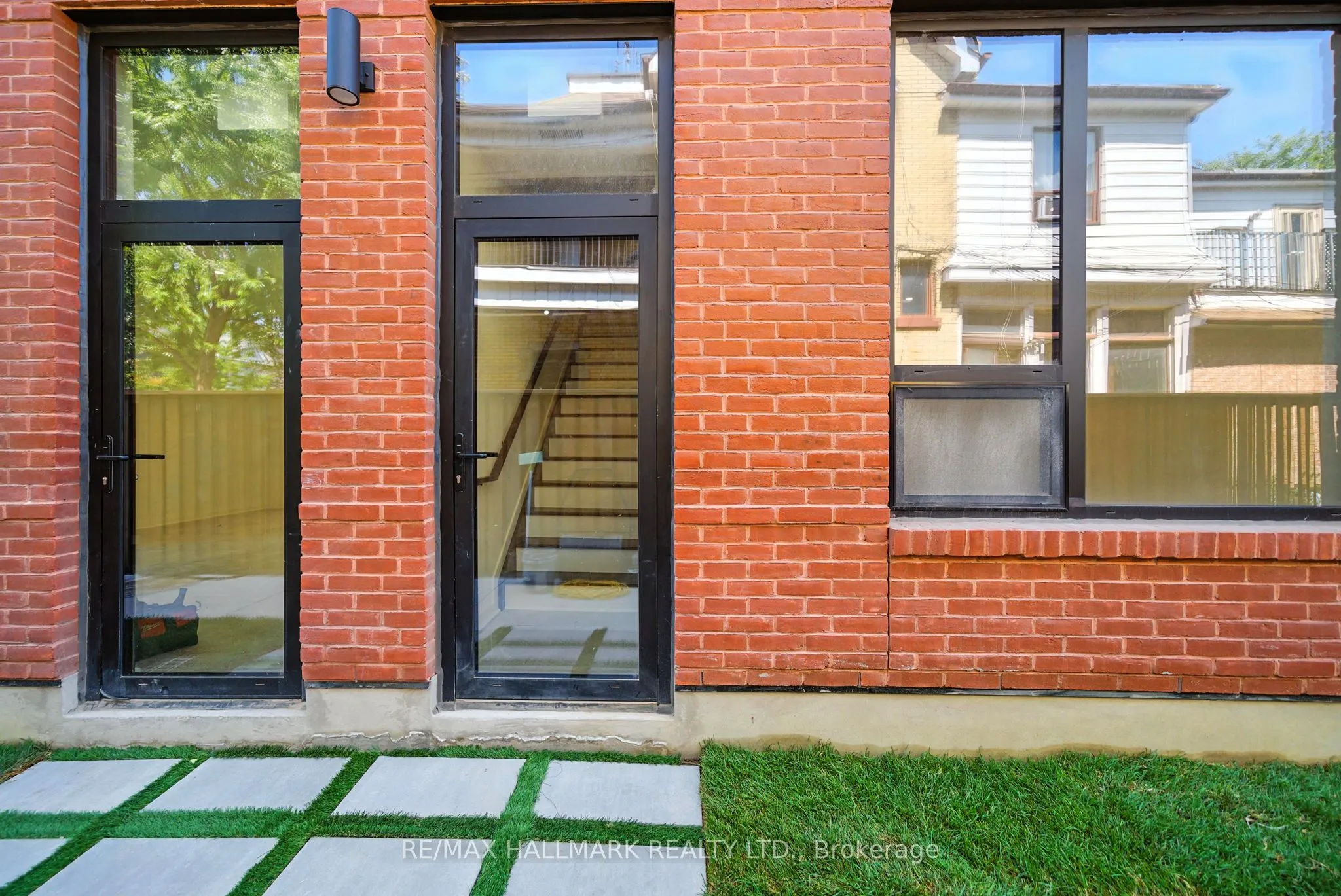 170 Perth Avenue, #2