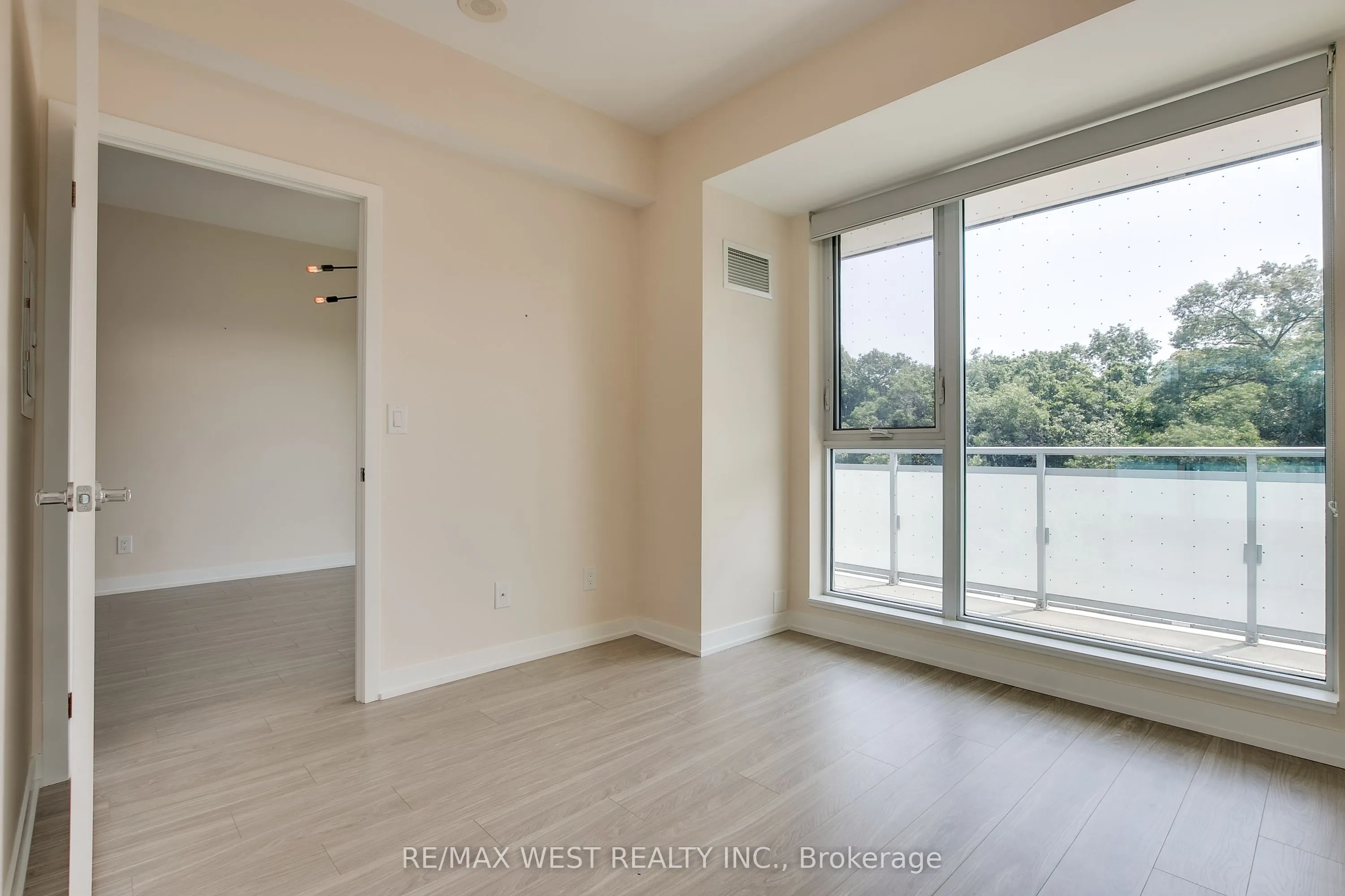 1830 Bloor Street W, #411