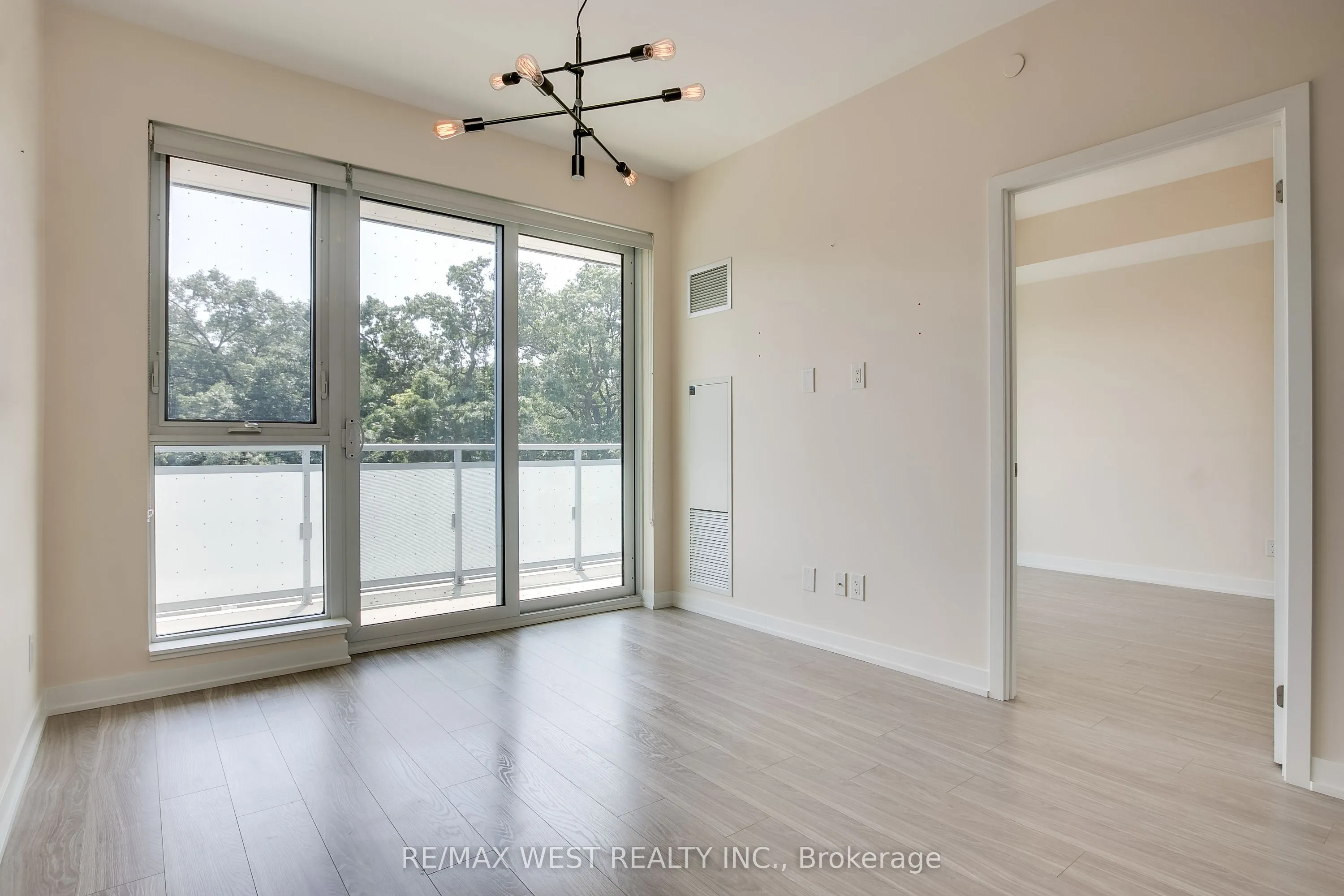 1830 Bloor Street W, #411