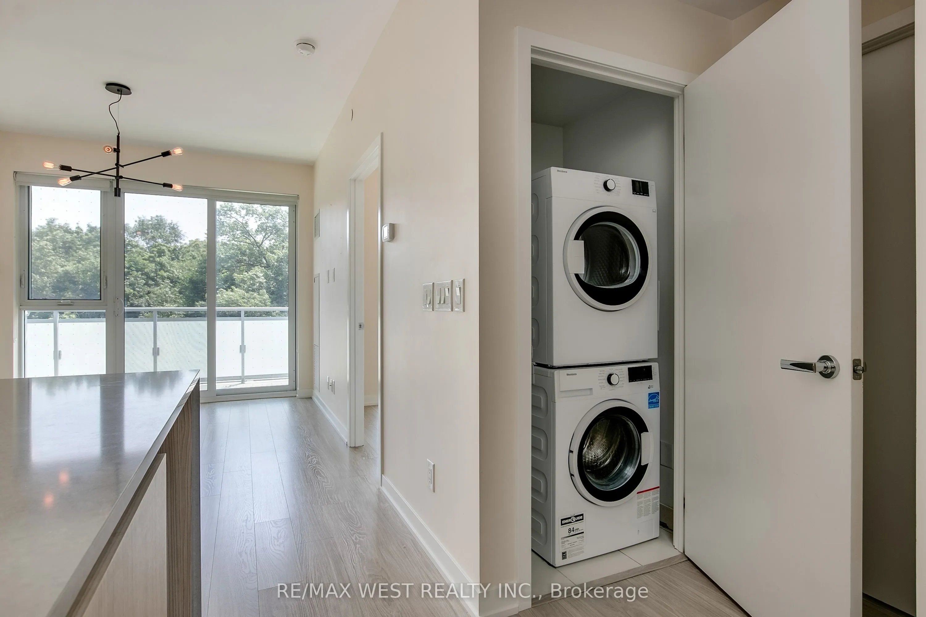 1830 Bloor Street W, #411