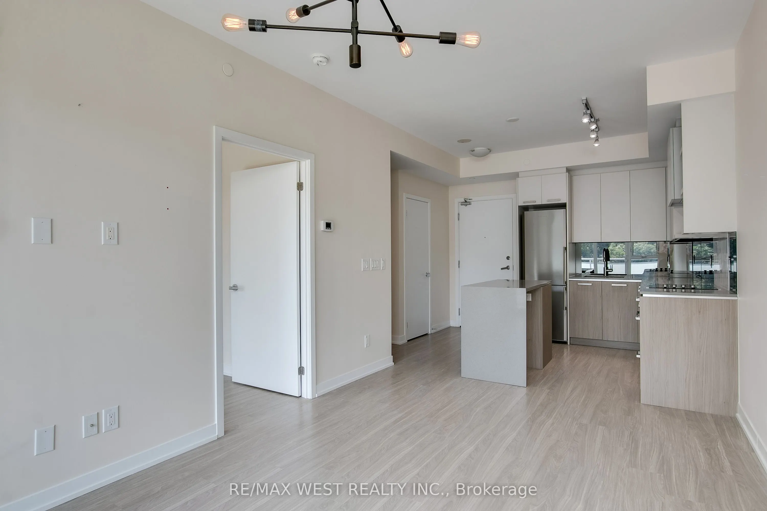 1830 Bloor Street W, #411