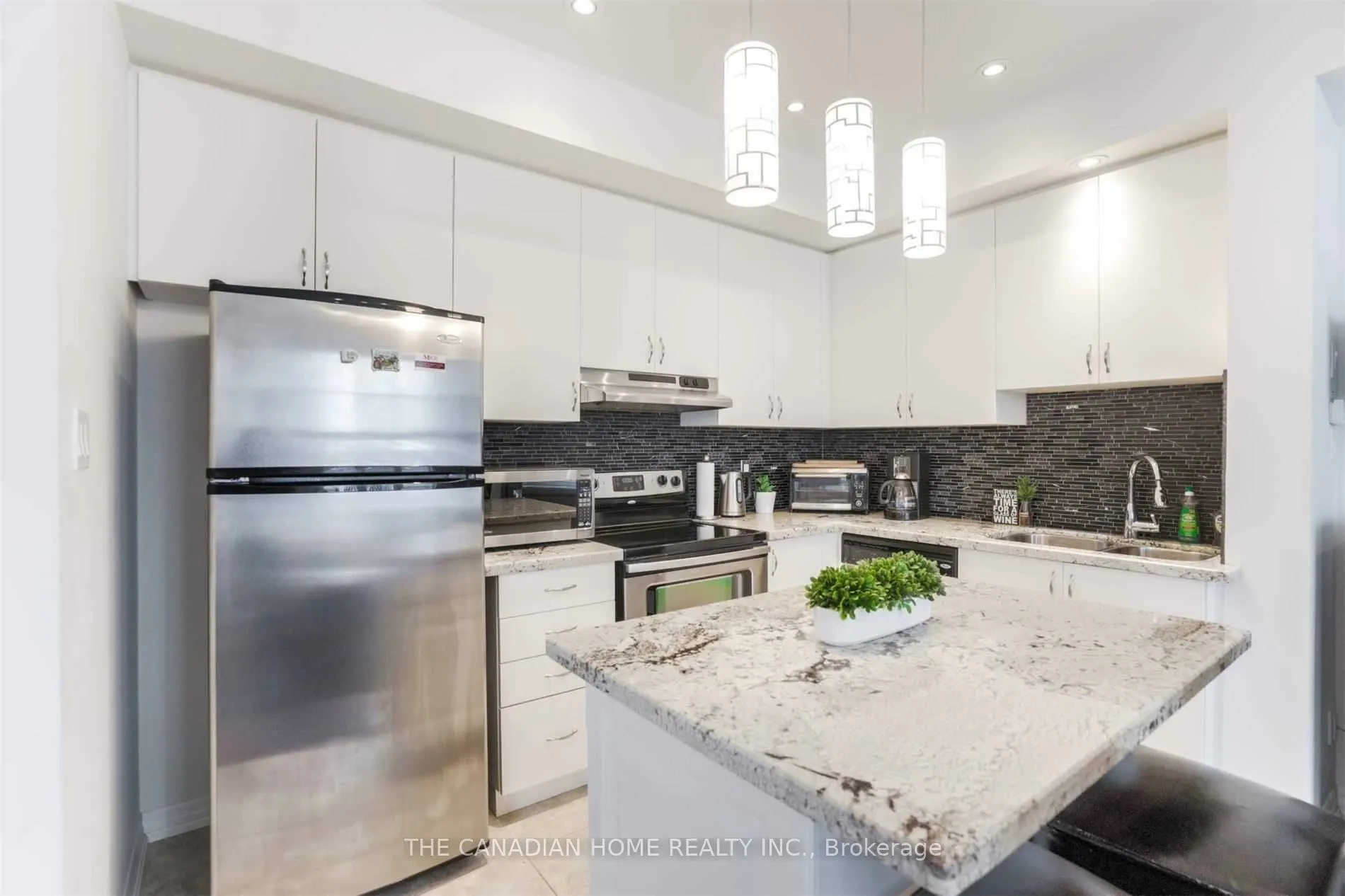 1437 Lakeshore Road E, #103