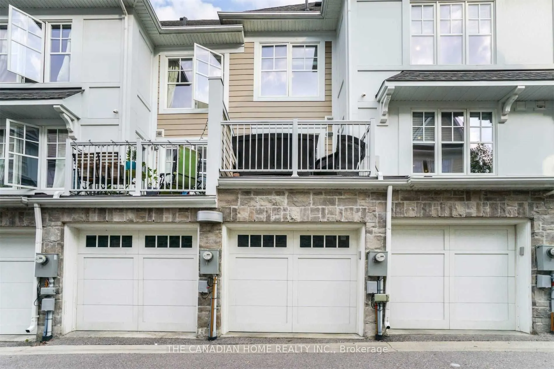 1437 Lakeshore Road E, #103
