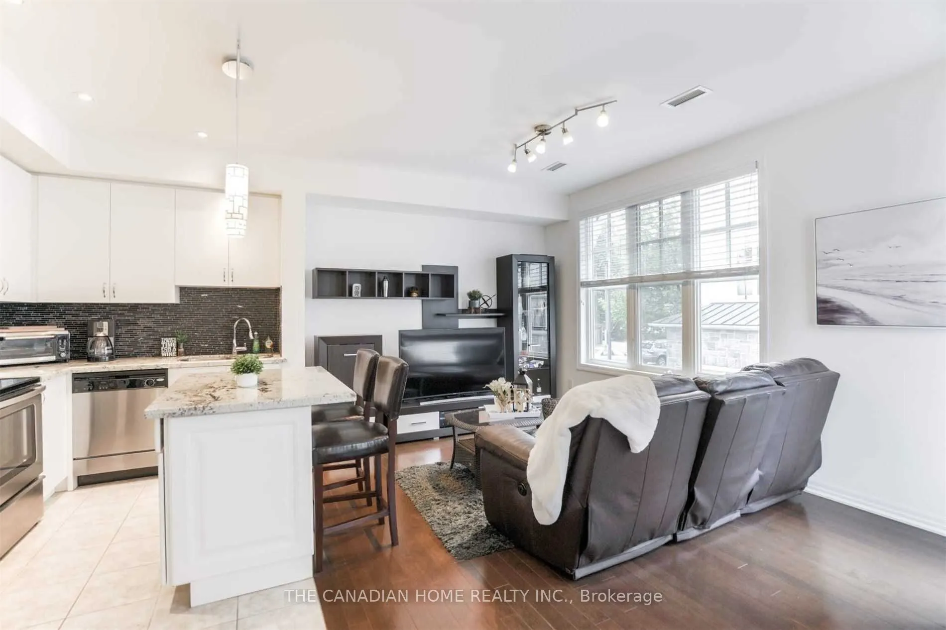 1437 Lakeshore Road E, #103