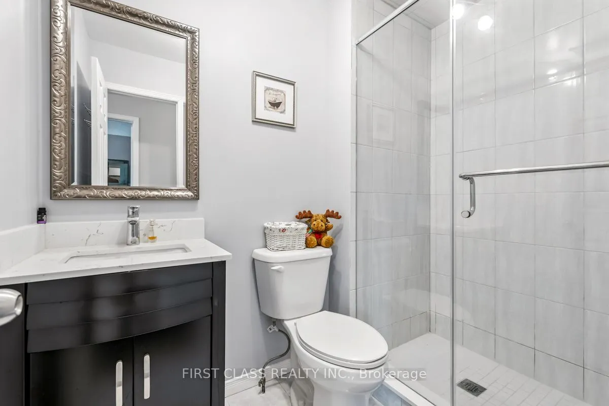 5053 Rundle Crescent