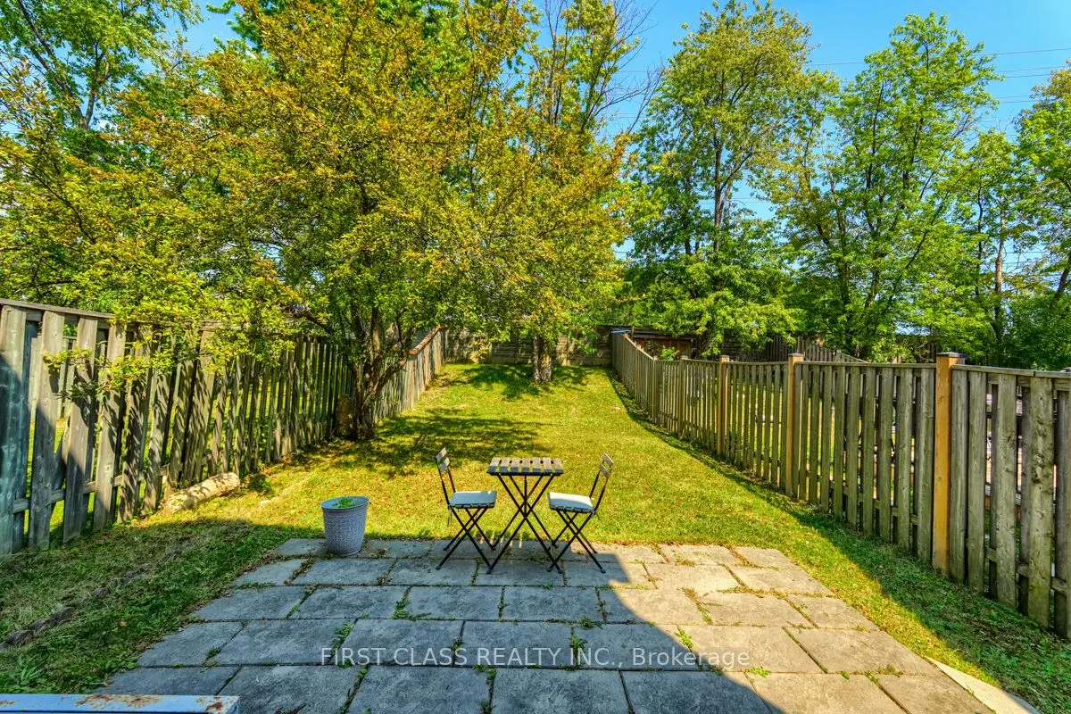 5053 Rundle Crescent