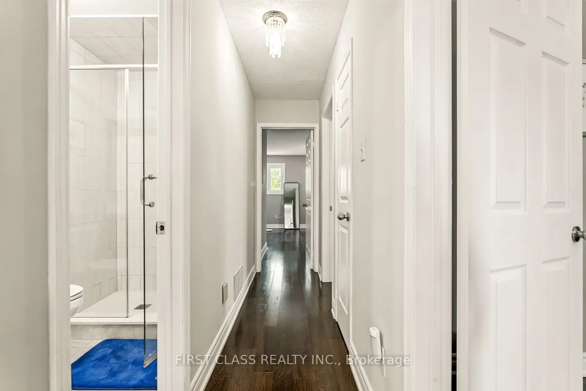 5053 Rundle Crescent