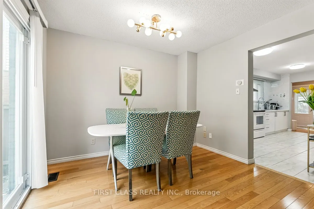 5053 Rundle Crescent