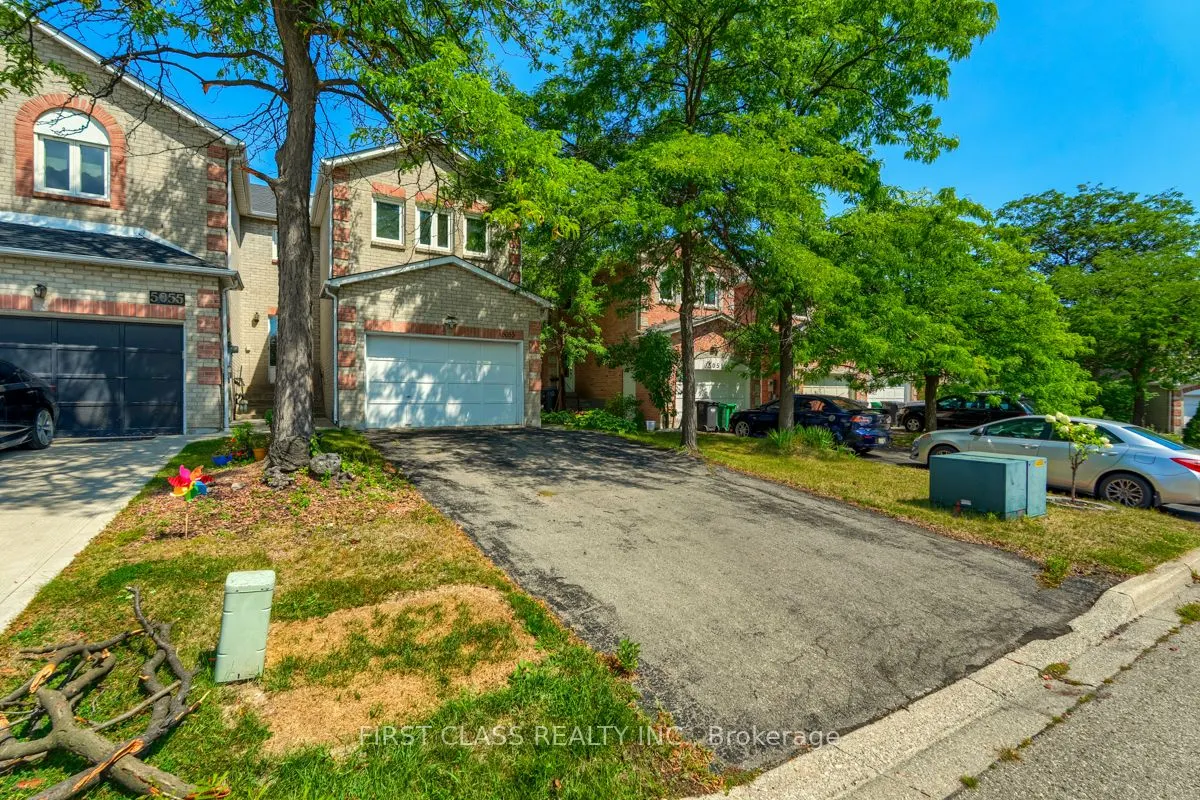 5053 Rundle Crescent