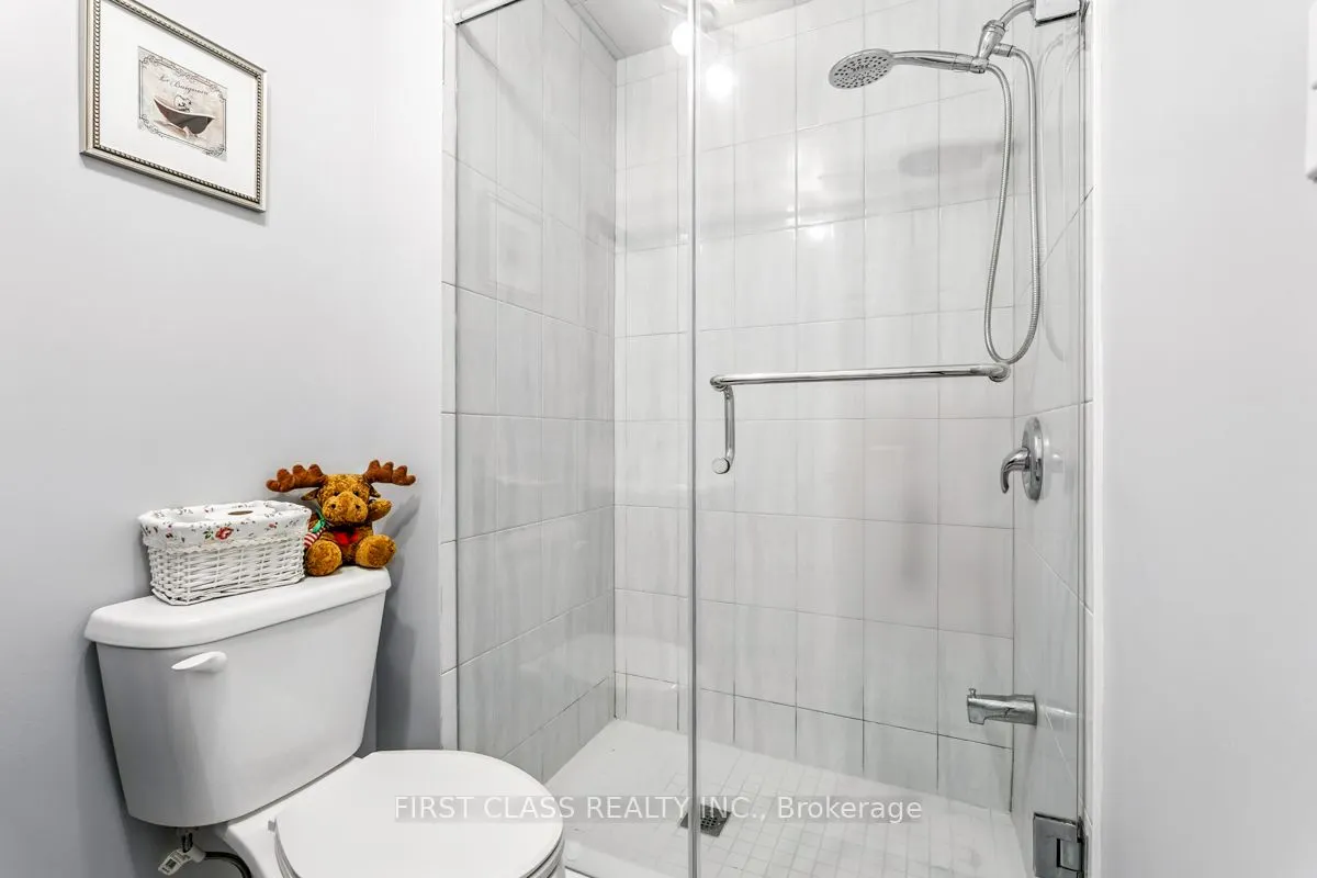 5053 Rundle Crescent
