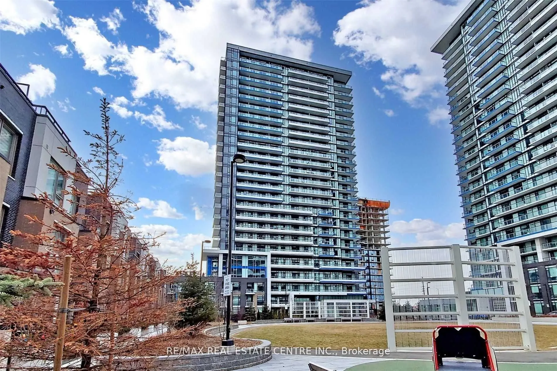 2560 eglinton Avenue, #1607