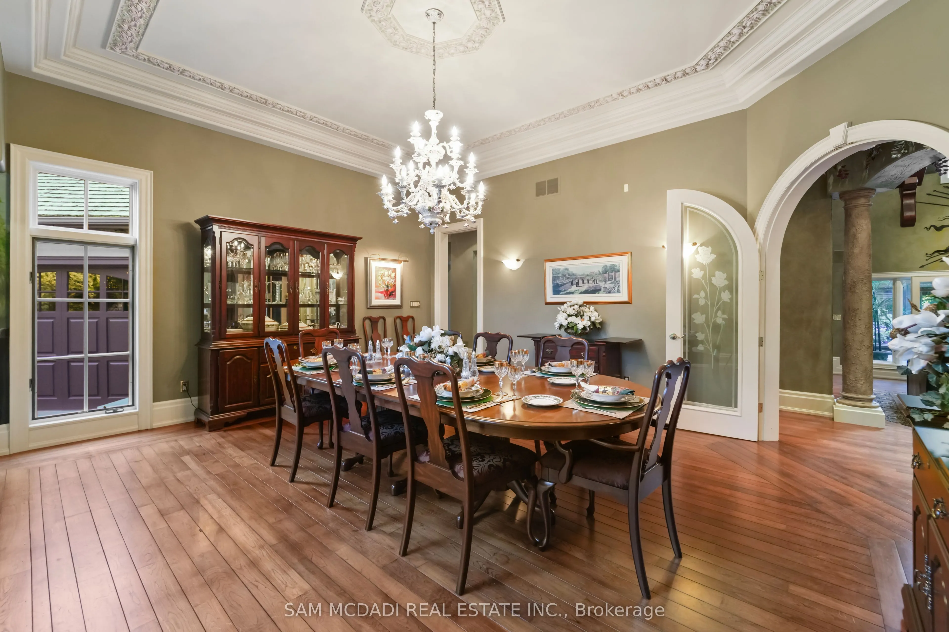 10140 Pineview Trail