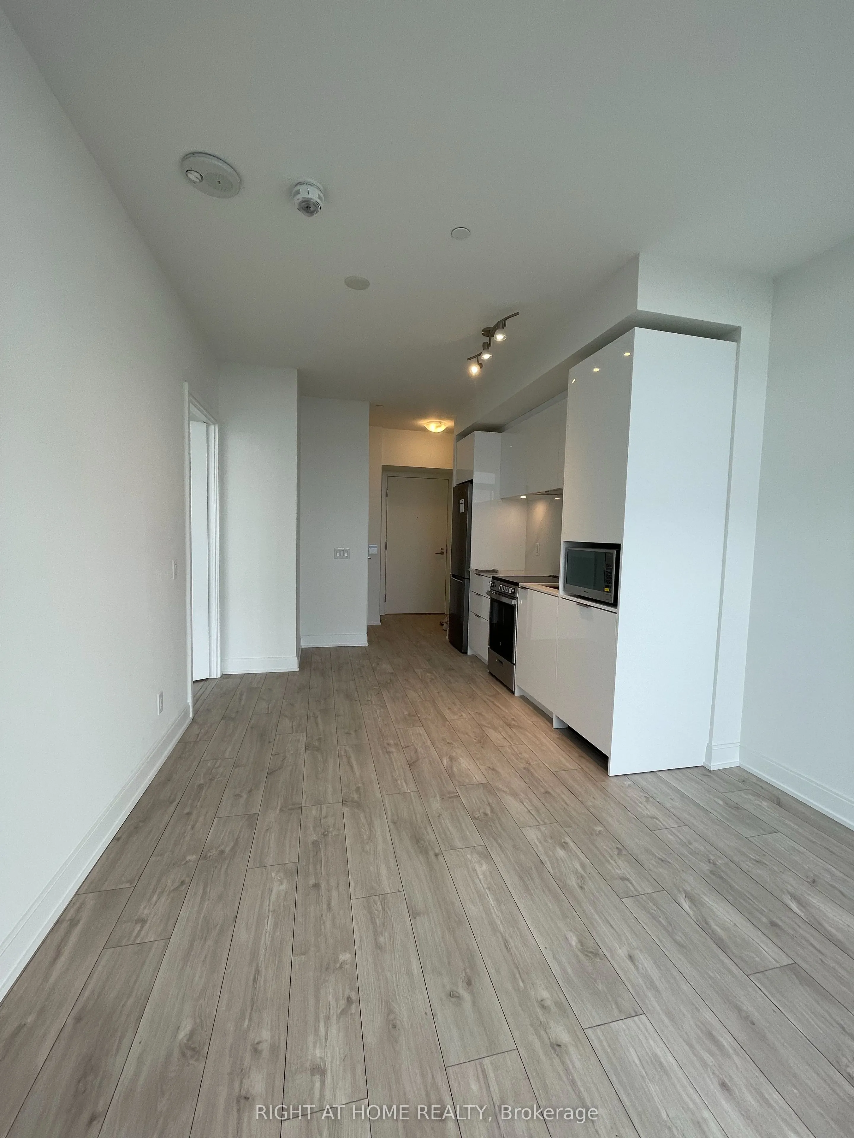 70 ANNIE CRAIG Drive, #3809
