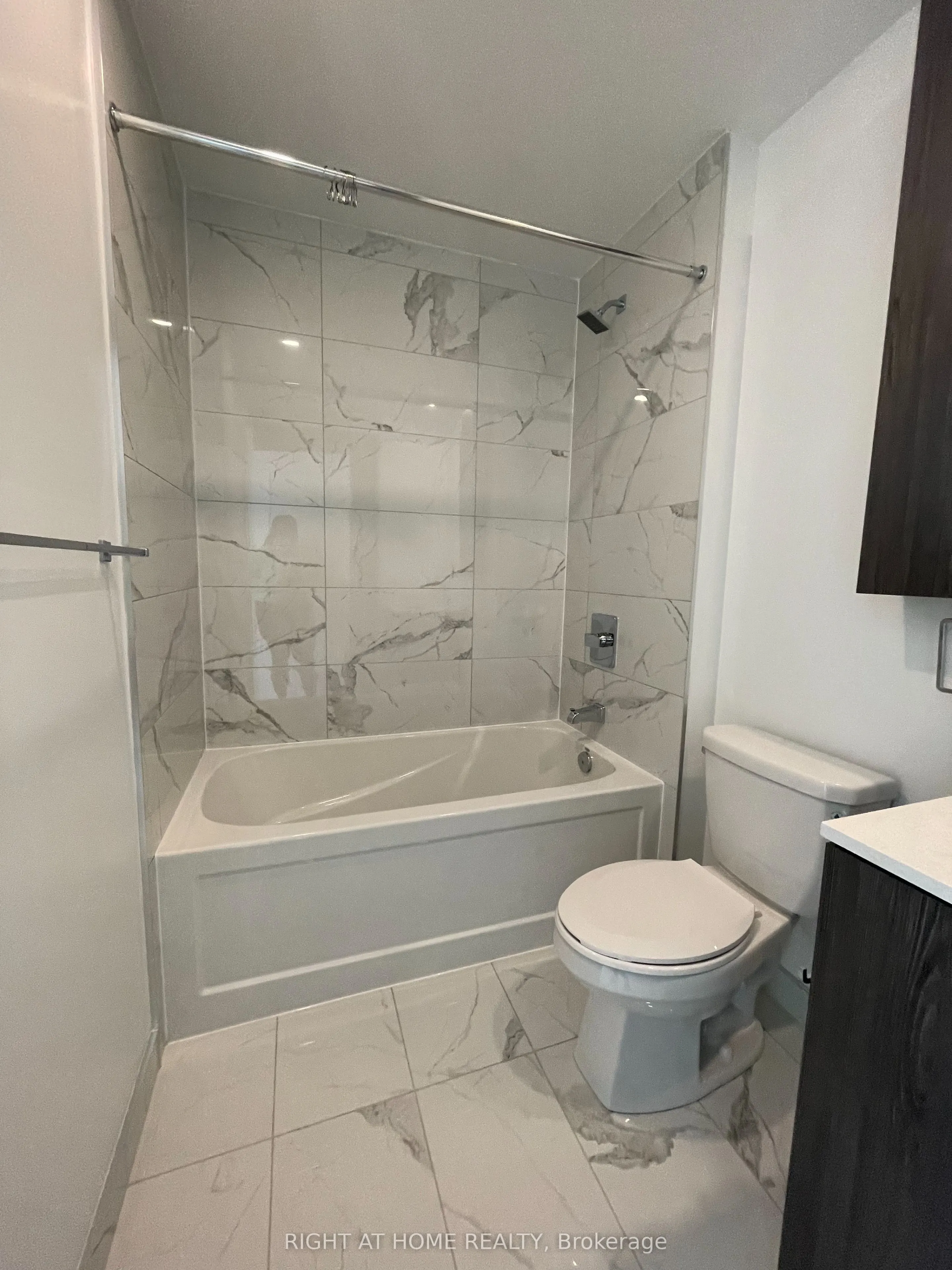 70 ANNIE CRAIG Drive, #3809