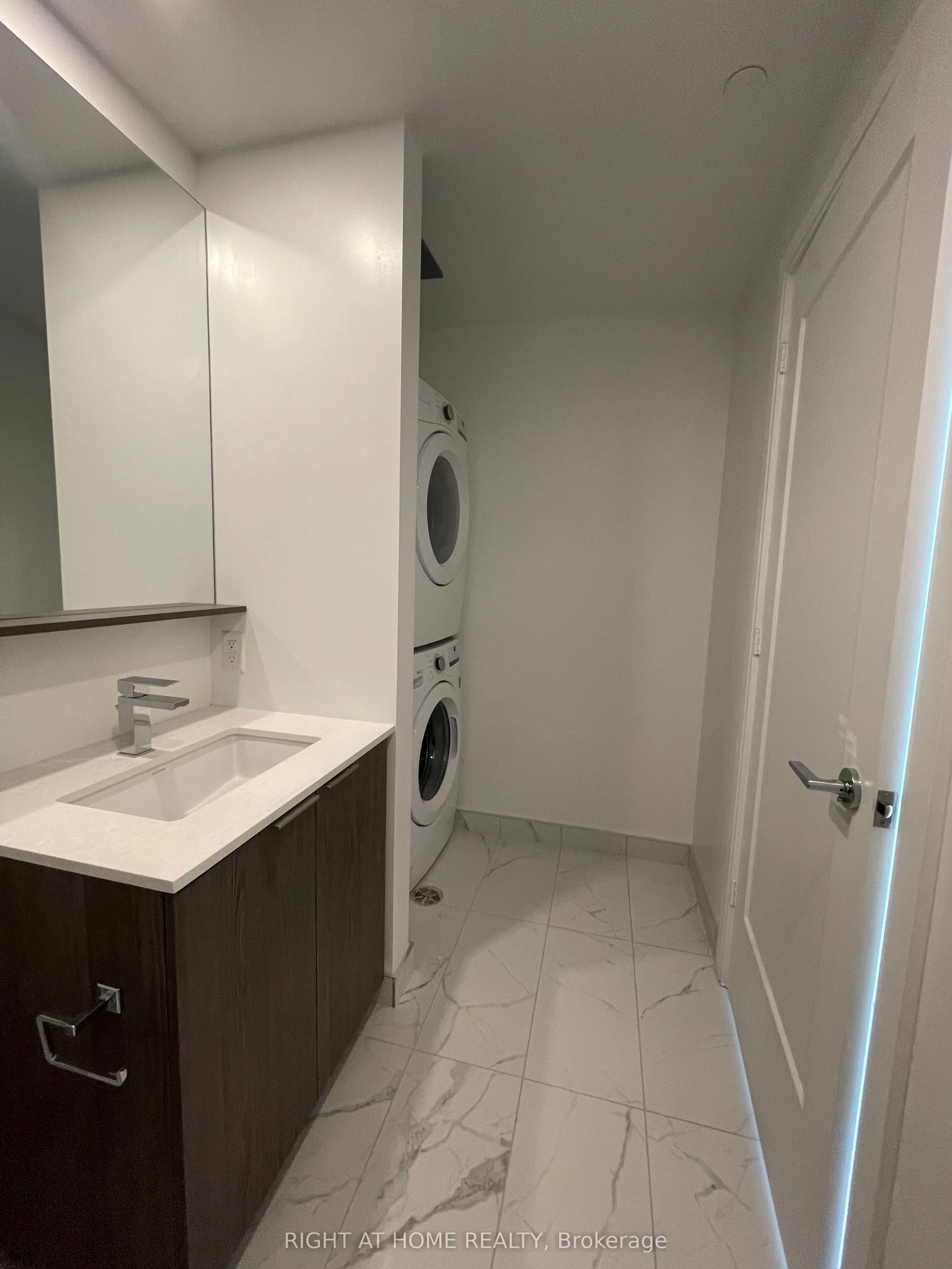 70 ANNIE CRAIG Drive, #3809