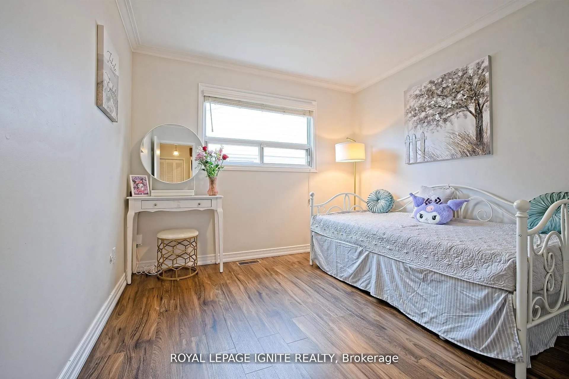 2092 Sava Crescent