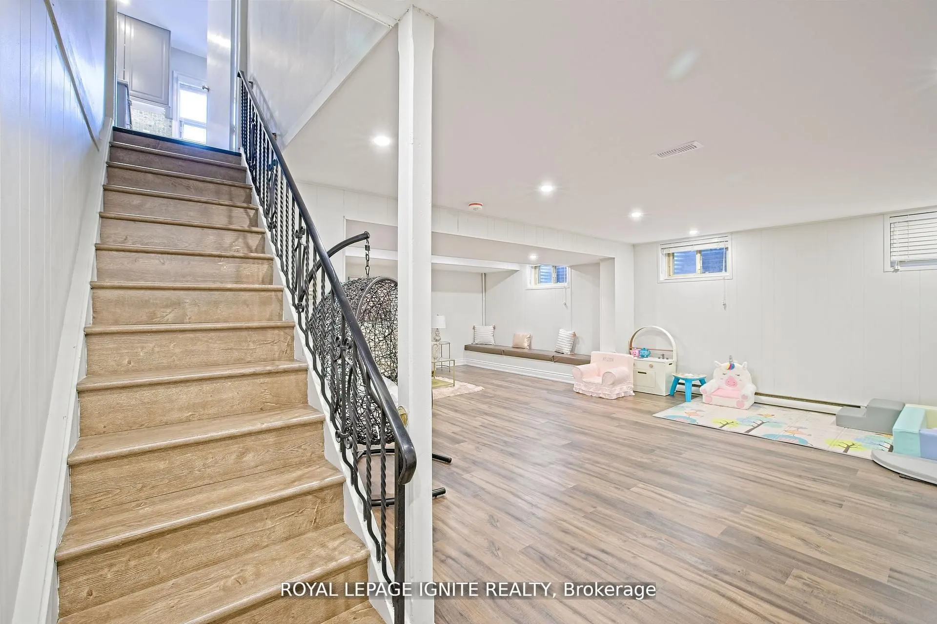 2092 Sava Crescent