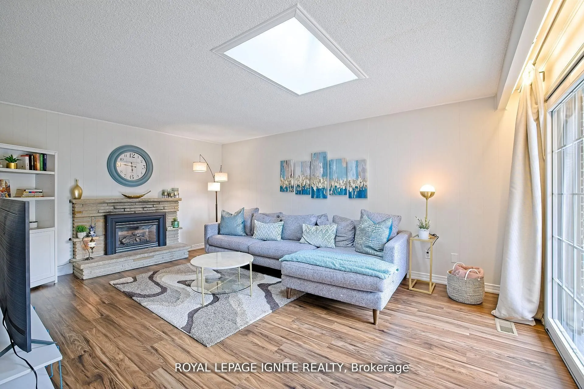 2092 Sava Crescent