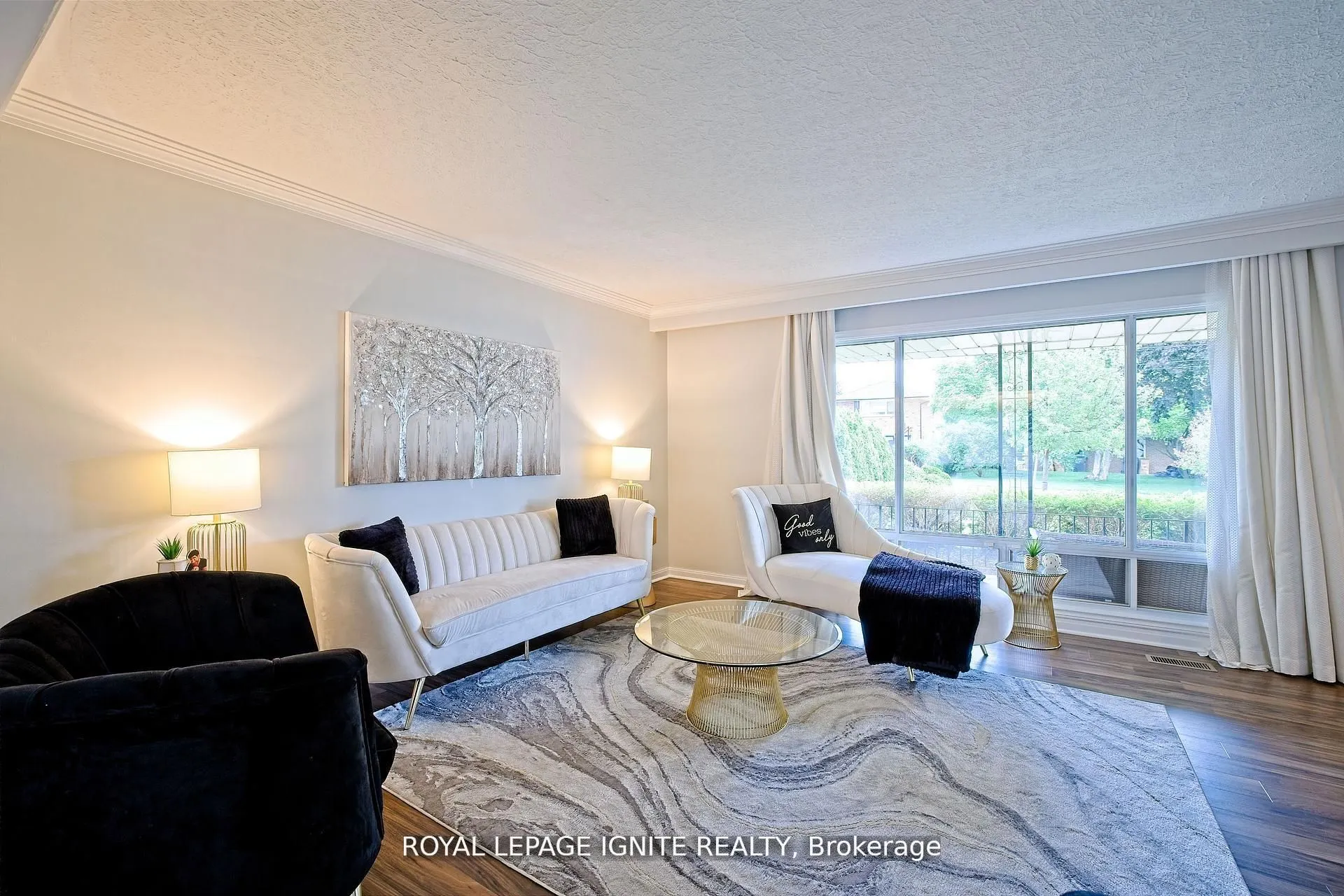 2092 Sava Crescent