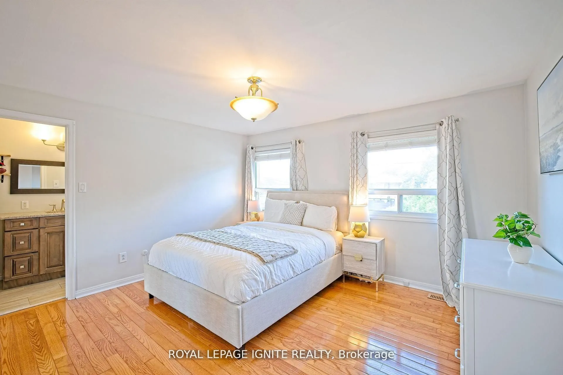 2092 Sava Crescent