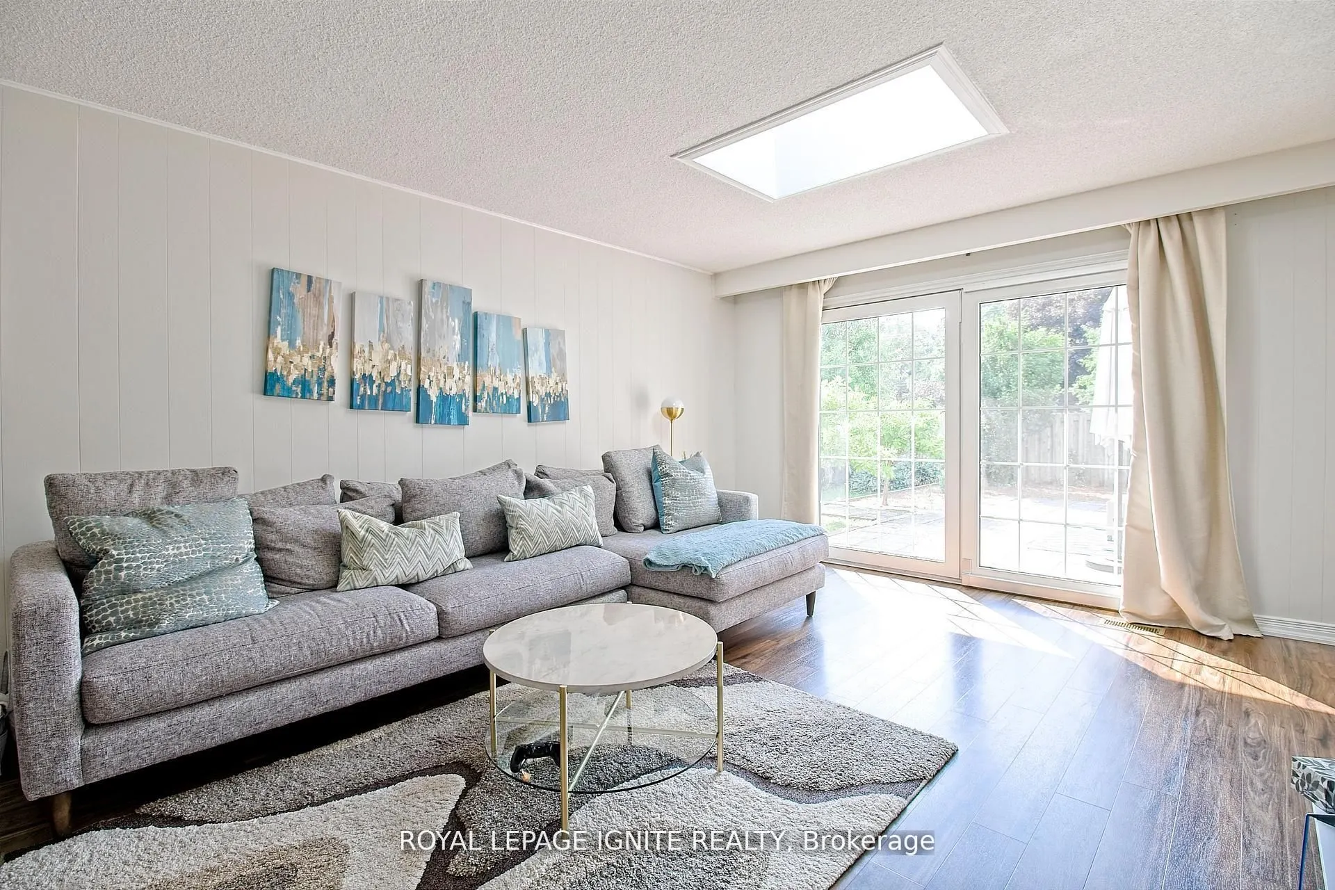 2092 Sava Crescent