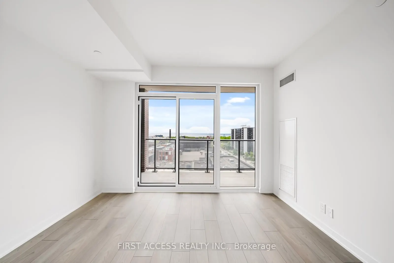 285 Dufferin Street, #817